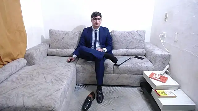 Victor_Maitland Show in webcam