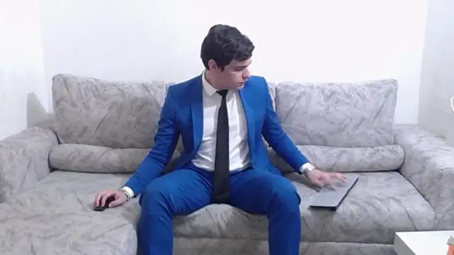 Victor_Maitland Show in webcam