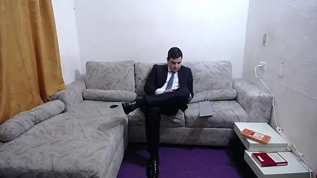 Victor_Maitland: διαδικτυακό σόου στην κάμερα