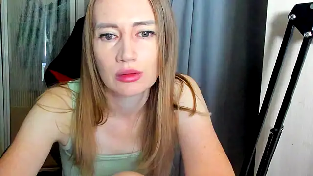 XXX chat uživo modela JessFoxxx