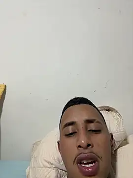 Show modela Ben9767_ na web-kameri
