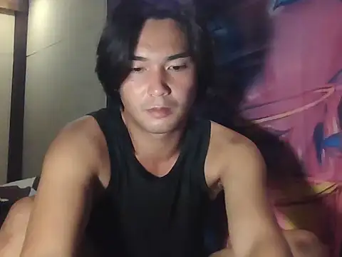 urhalfguyxx 网络视讯表演