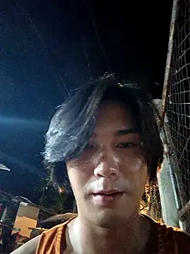 urhalfguyxx 网络视讯表演