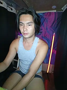 Yourcumshooterxxx 网络视讯表演
