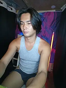 Yourcumshooterxxxのウェブカメラショー
