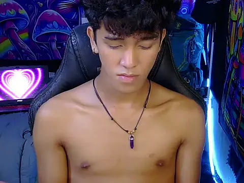hugekenbigcock 网络视讯表演