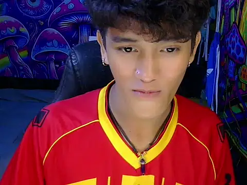 Show Webcam de hugekenbigcock