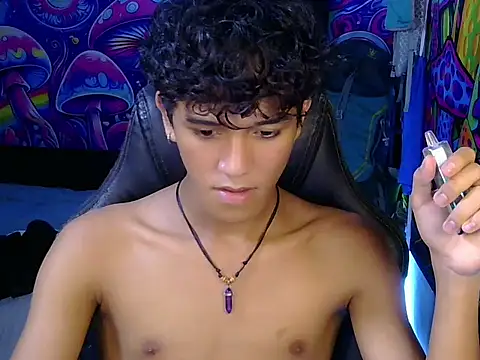 hugekenbigcock Pertunjukan Webcam