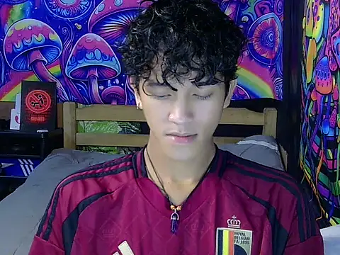 hugekenbigcock 网络视讯表演