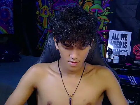 hugekenbigcock Pertunjukan Webcam