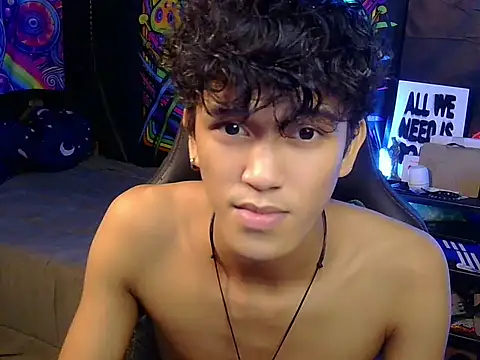 Show Webcam de hugekenbigcock