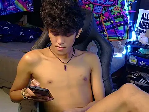XXX chat uživo modela hugekenbigcock