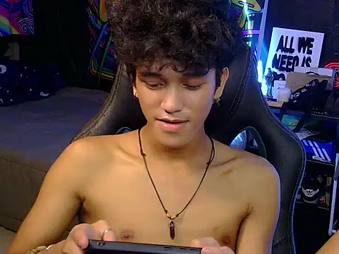 hugekenbigcock Pertunjukan Webcam
