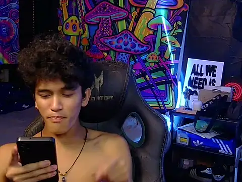 hugekenbigcock Pertunjukan Webcam