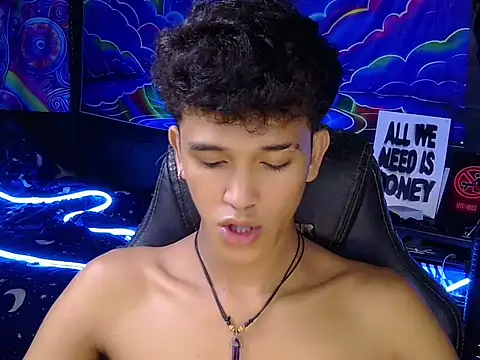 hugekenbigcock 在線直播表演
