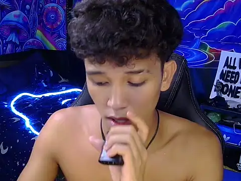 hugekenbigcock Pertunjukan Webcam