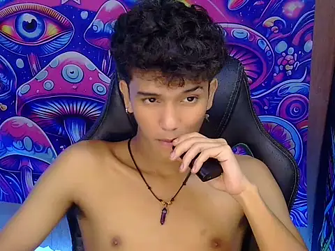 hugekenbigcock Adlı Modelin Web Kamerası Şovu
