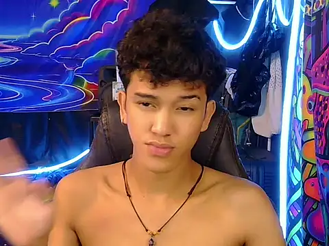 Webkamerová show hugekenbigcock