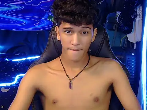 Show Webcam de hugekenbigcock