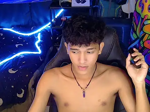 hugekenbigcock – webcam-show