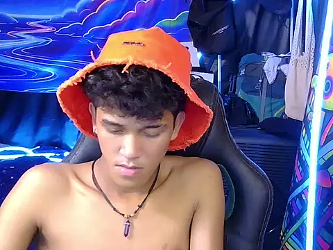 โชว์เว็บแคมของ hugekenbigcock