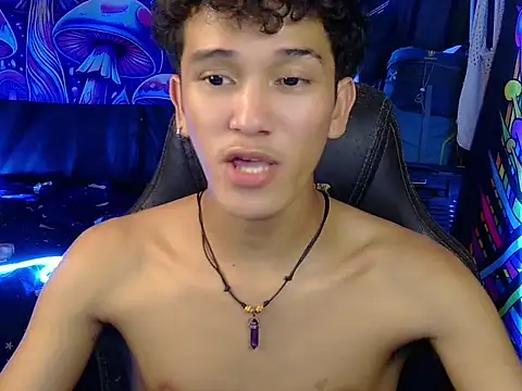 โชว์เว็บแคมของ hugekenbigcock