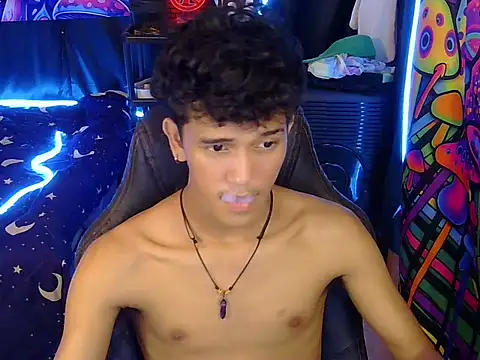 Show Webcam de hugekenbigcock