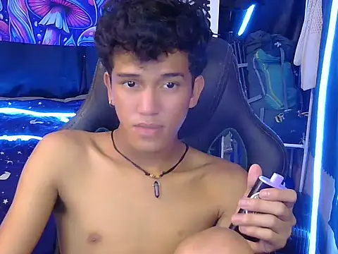 hugekenbigcock – webcam-show