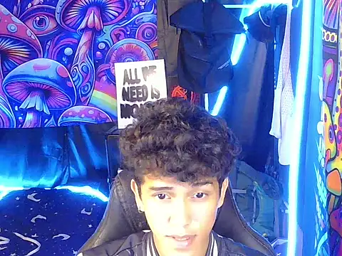 hugekenbigcock Webcam Show