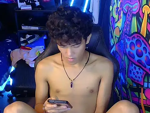 hugekenbigcock – webcam-show