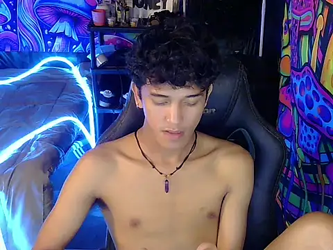 hugekenbigcock 网络视讯表演