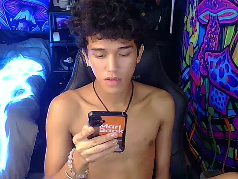 hugekenbigcock Pertunjukan Webcam