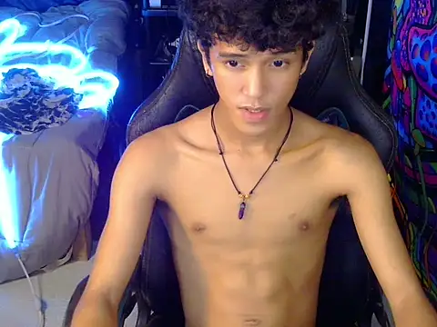 hugekenbigcock Show in webcam