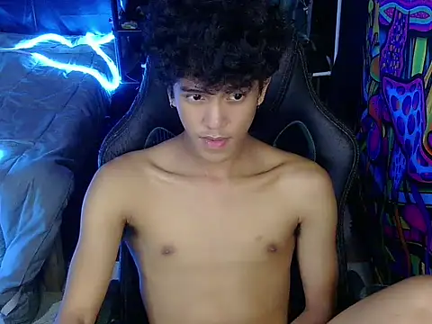 Show Webcam de hugekenbigcock