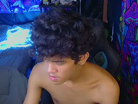 โชว์เว็บแคมของ hugekenbigcock