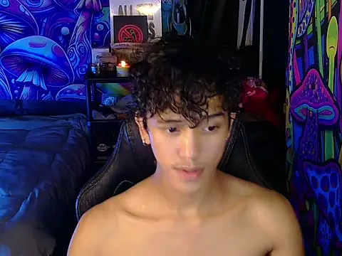 hugekenbigcock Show in webcam