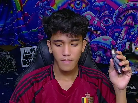 hugekenbigcock's Webcam Show