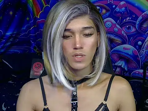 hugekenbigcock Show in webcam