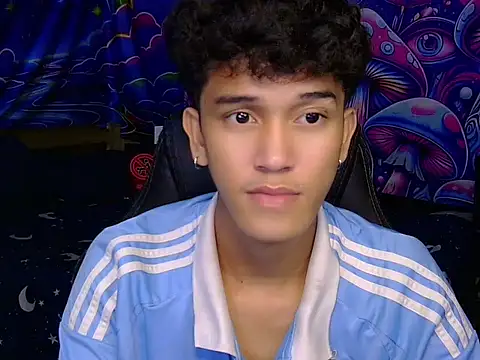 hugekenbigcock webcam show