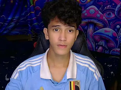 hugekenbigcock Pertunjukan Webcam