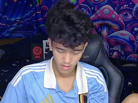 hugekenbigcock webcam show