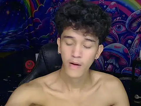 โชว์เว็บแคมของ hugekenbigcock