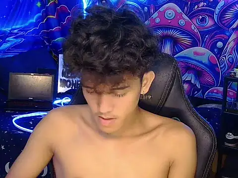 hugekenbigcock Webcam Show