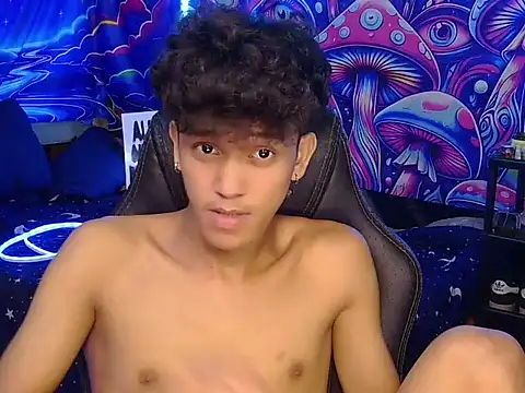 hugekenbigcock Show in webcam