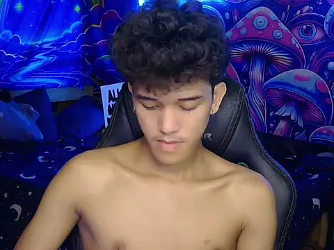 hugekenbigcock 网络视讯表演
