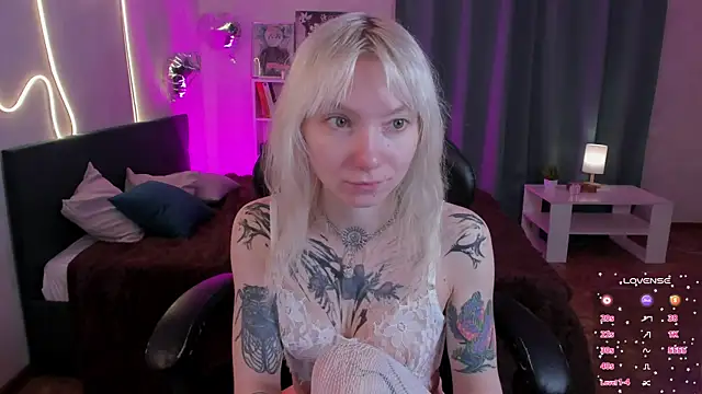 แชท XXX สดของ tattoo_art_baby
