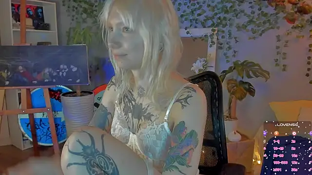 צ'אט XXX בשידור חי של tattoo_art_baby