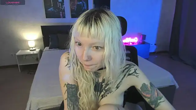แชท XXX สดของ tattoo_art_baby