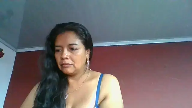 DianaOchoa_ Adlı Modelin Canlı XXX Sohbeti