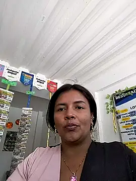 Sala de chat ao vivo de DianaOchoa_